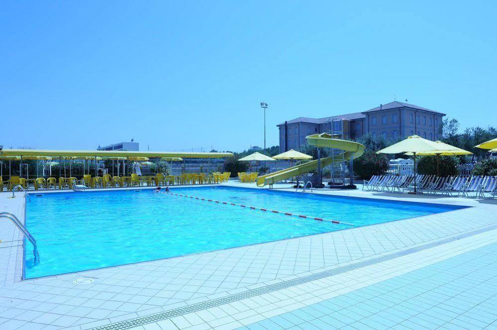 Hotel In 체제나티코 외부 사진