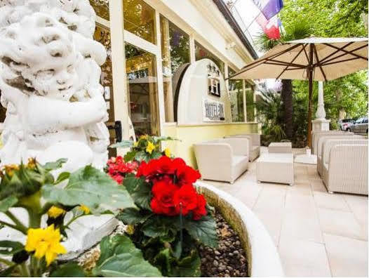 Hotel In 체제나티코 외부 사진